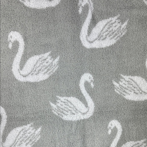 Deborah Connolly Swan Print Bath Towel Set Gray White Quick Dry Cotton 2 Pc NEW - Picture 8 of 8